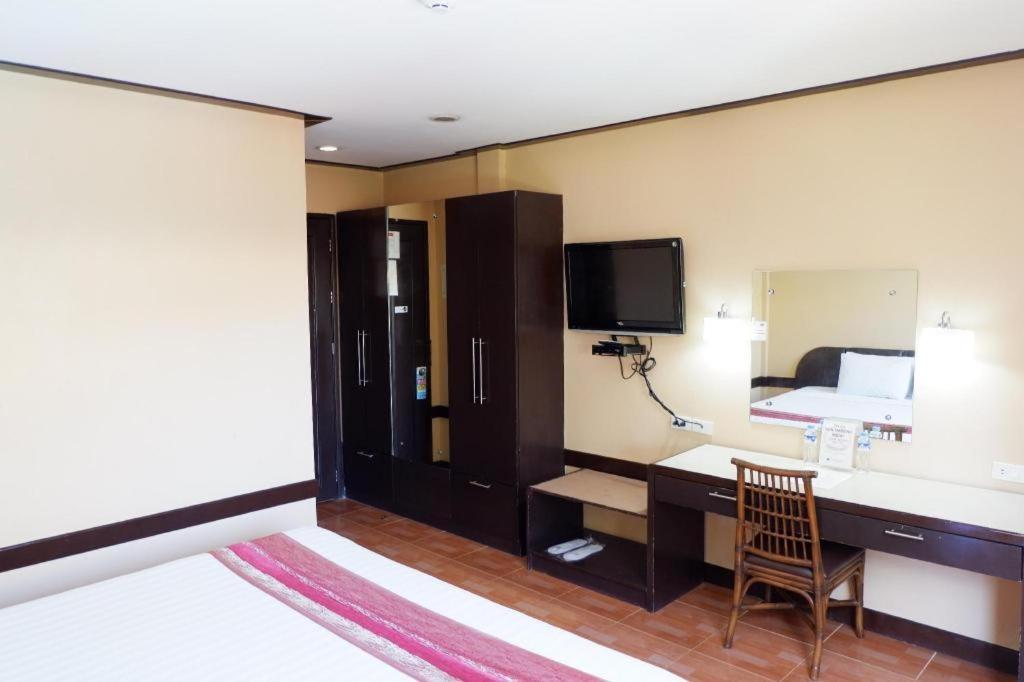 סבו Holiday Spa Hotel מראה חיצוני תמונה