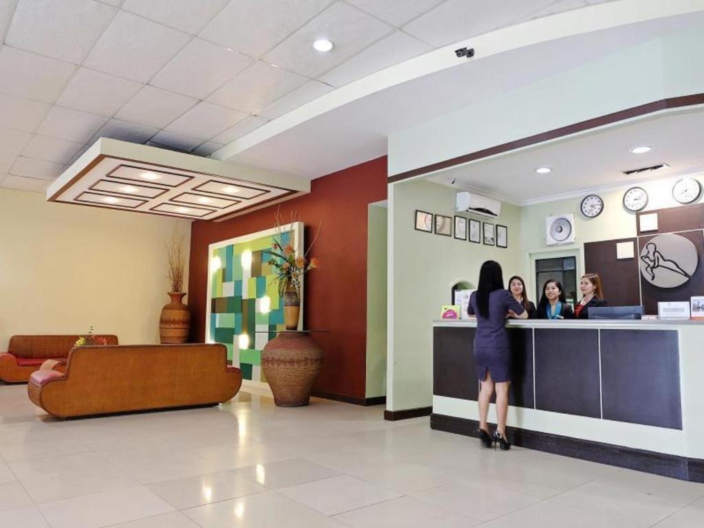 סבו Holiday Spa Hotel מראה חיצוני תמונה