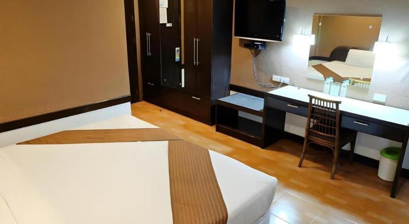 סבו Holiday Spa Hotel מראה חיצוני תמונה