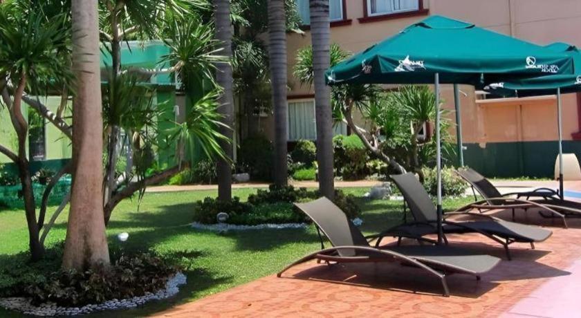 סבו Holiday Spa Hotel מראה חיצוני תמונה