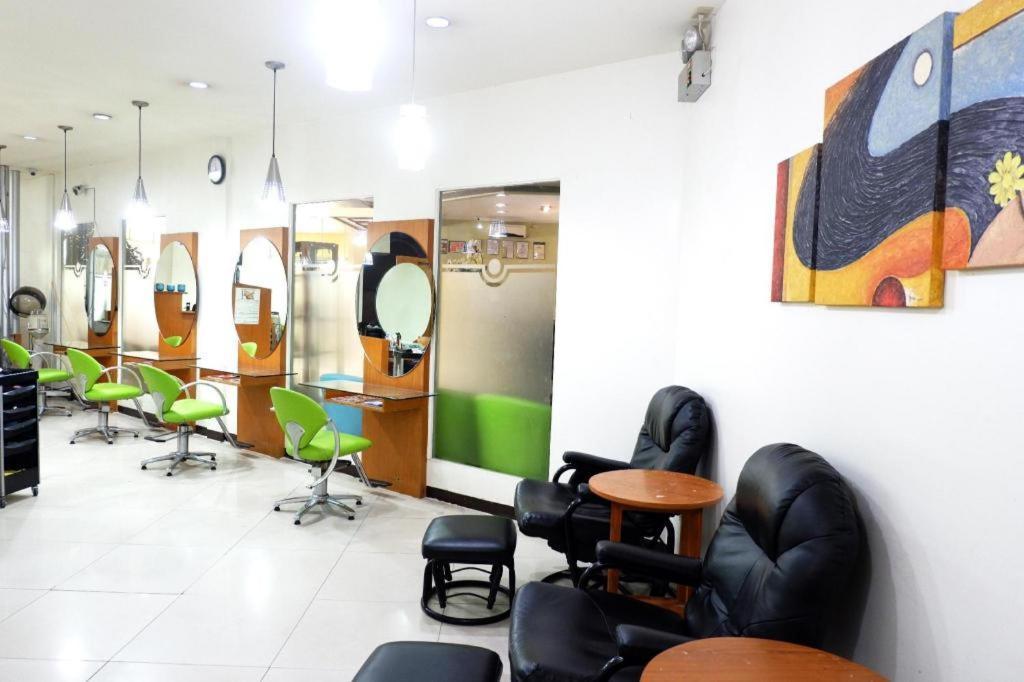 סבו Holiday Spa Hotel מראה חיצוני תמונה